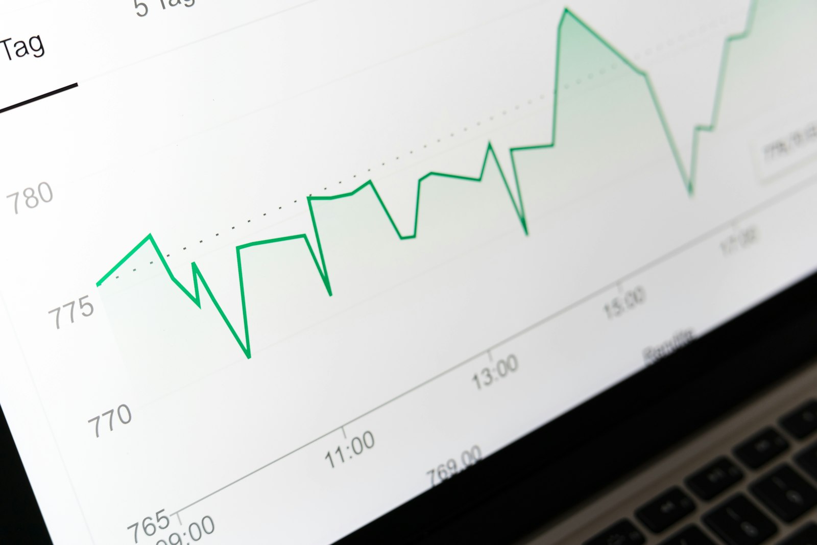 Index Funds vs ETFs: What's the Difference and Which to Choose?